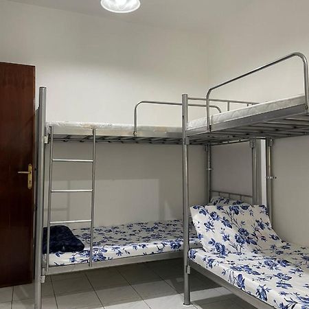 Brand New Boys Hostel 5 Min Walk From Burjuman Metro Station Exit-4 With All Brand New Furnishings & Free Facilities Dubái Exterior foto