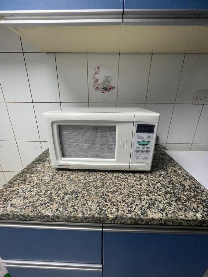 Brand New Boys Hostel 5 Min Walk From Burjuman Metro Station Exit-4 With All Brand New Furnishings & Free Facilities Dubái Exterior foto