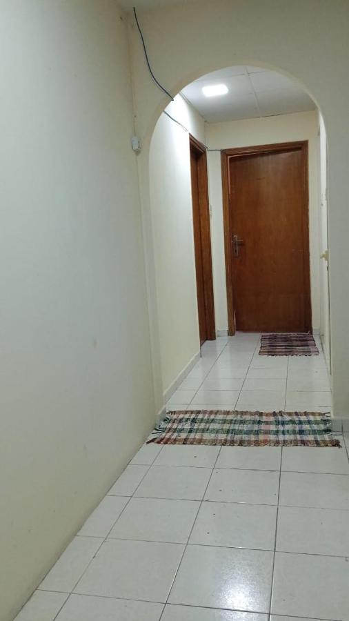 Brand New Boys Hostel 5 Min Walk From Burjuman Metro Station Exit-4 With All Brand New Furnishings & Free Facilities Dubái Exterior foto