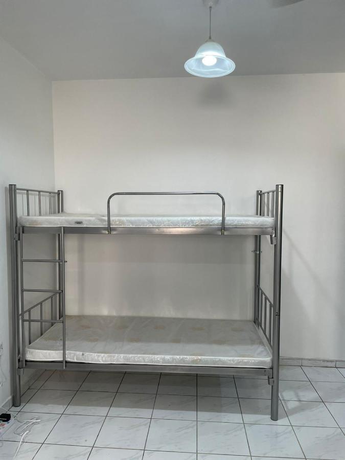 Brand New Boys Hostel 5 Min Walk From Burjuman Metro Station Exit-4 With All Brand New Furnishings & Free Facilities Dubái Exterior foto